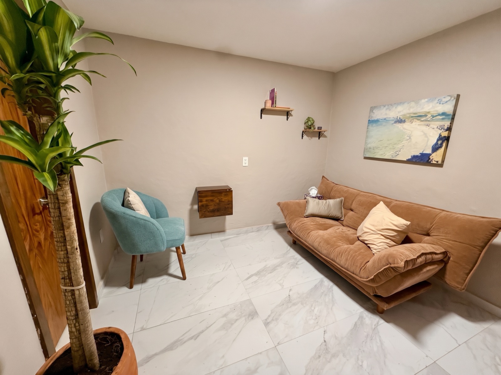Arcilla: sofá, escritorio y sillón